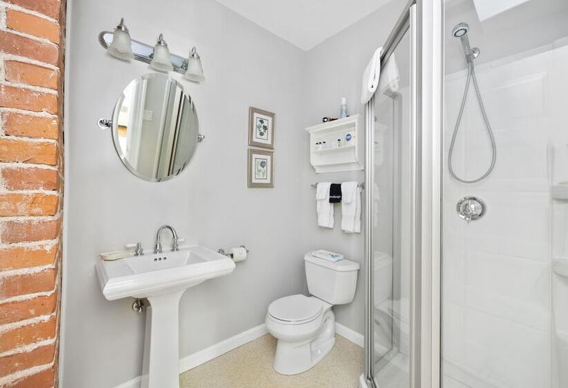 مبيت وإفطار Noble House Inn