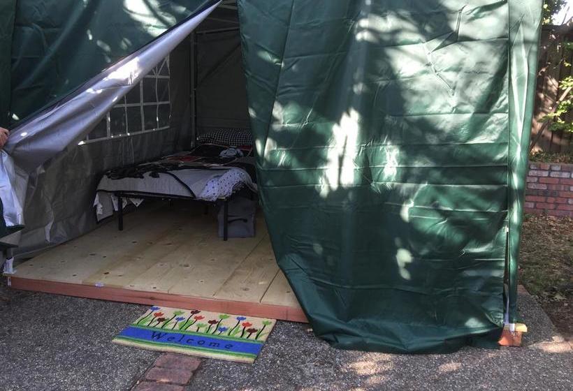 Bed and Breakfast Saratoga House Cars Available