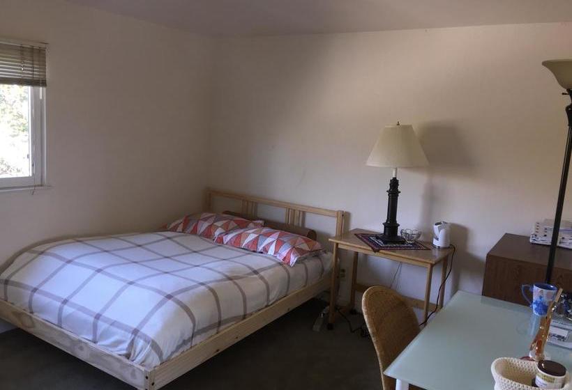 Bed and Breakfast Saratoga House Cars Available