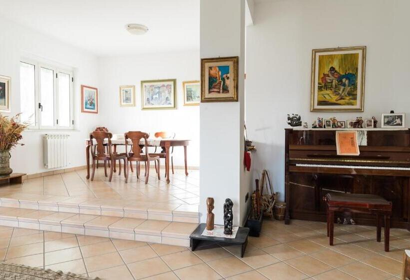 تختخواب و صبحانه Torre Ancinale