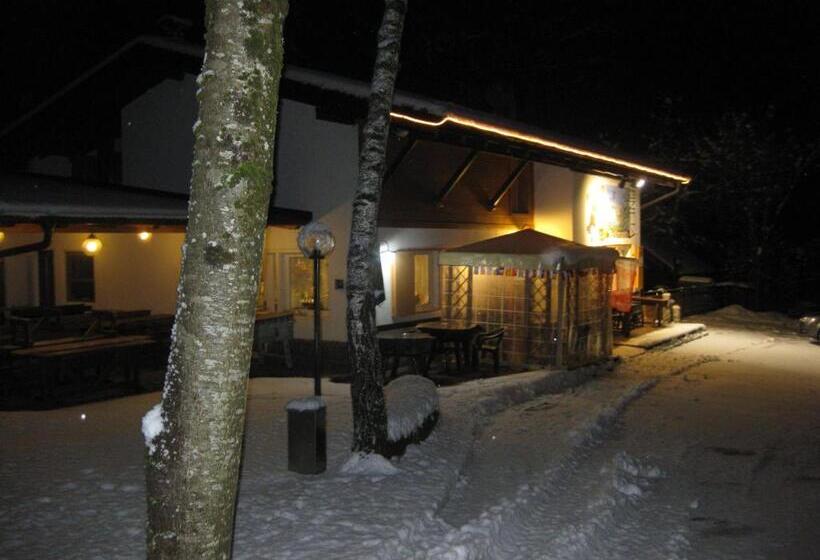 בית מלון כפרי Albergo Pineta