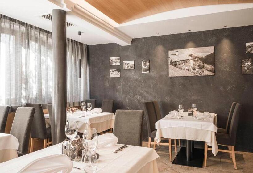 בית מלון כפרי Alpenhof