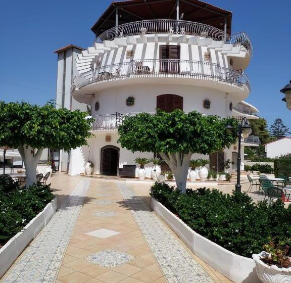 בית מלון כפרי Arenella Beach Rooms