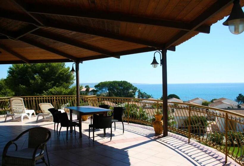 בית מלון כפרי Arenella Beach Rooms