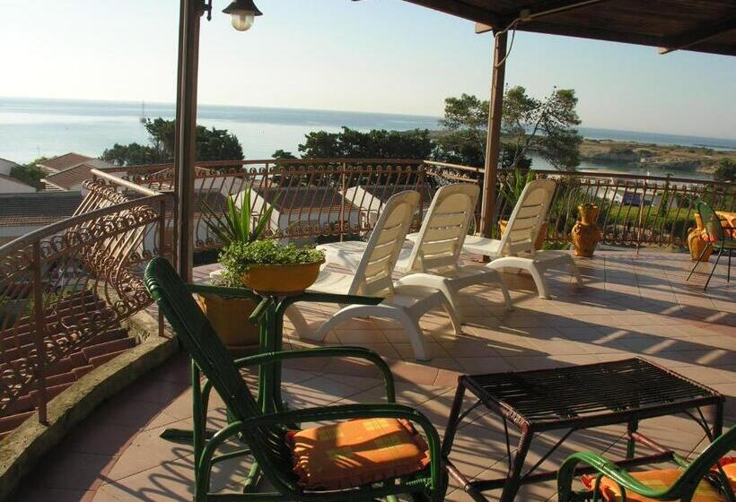 בית מלון כפרי Arenella Beach Rooms