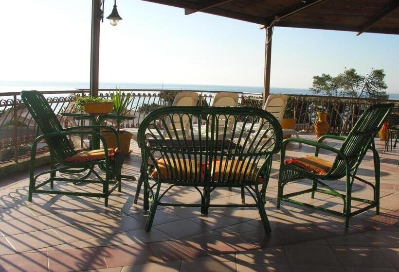 בית מלון כפרי Arenella Beach Rooms