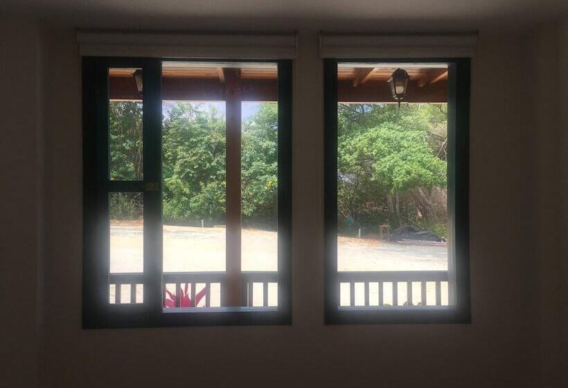 בית מלון כפרי Canoa South Beach