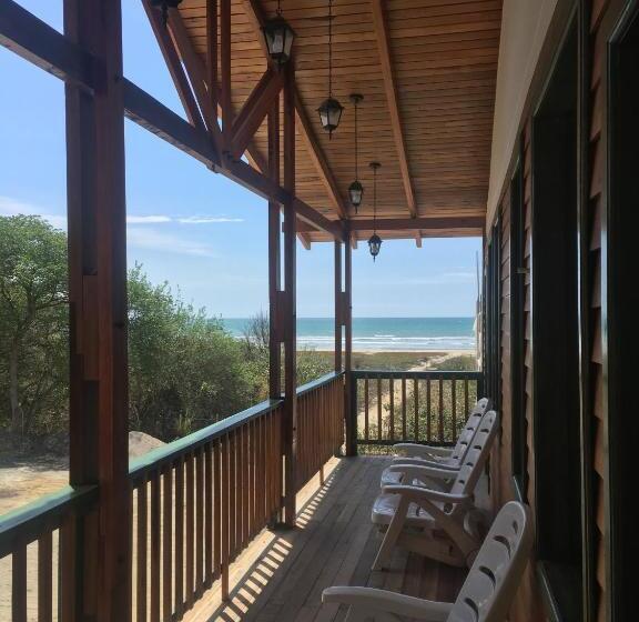 בית מלון כפרי Canoa South Beach