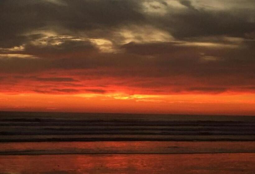 בית מלון כפרי Canoa South Beach