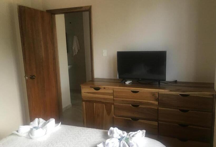 בית מלון כפרי Canoa South Beach