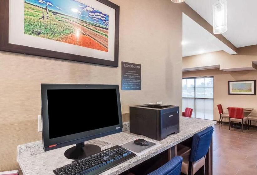 فندق Comfort Suites