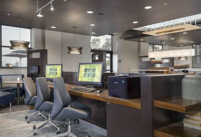 Отель Courtyard By Marriott Niagara Falls, Usa