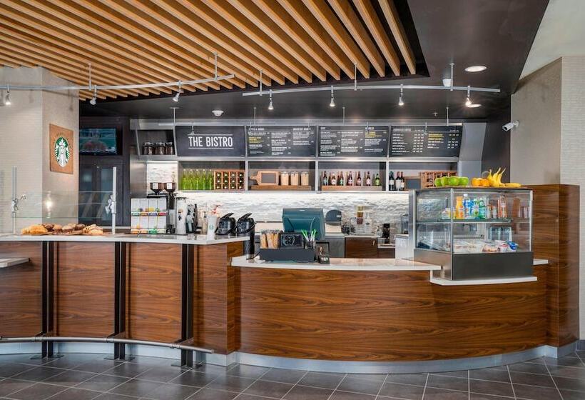 Отель Courtyard By Marriott Niagara Falls, Usa