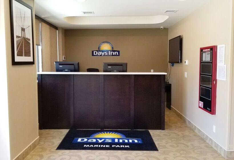 ホテル Days Inn By Wyndham Brooklyn Marine Park