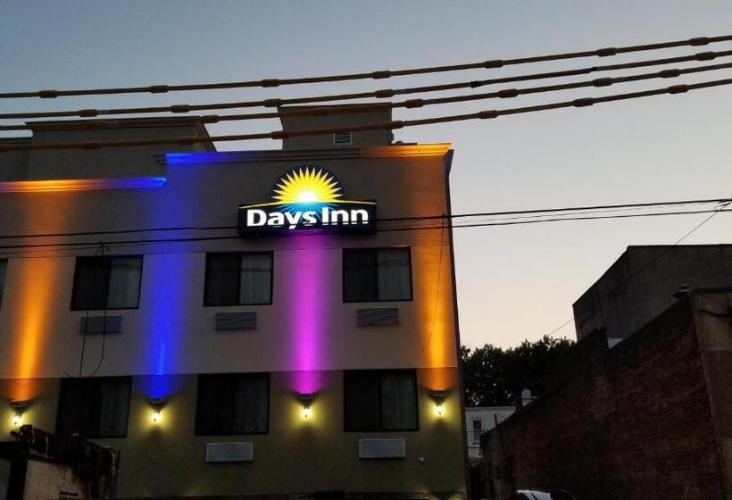 ホテル Days Inn By Wyndham Brooklyn Marine Park
