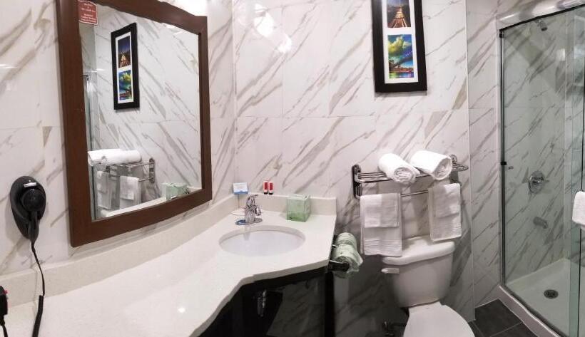 ホテル Days Inn By Wyndham Brooklyn Marine Park