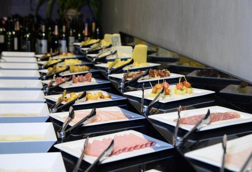 فندق Dubai Suites