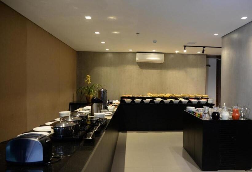 فندق Dubai Suites