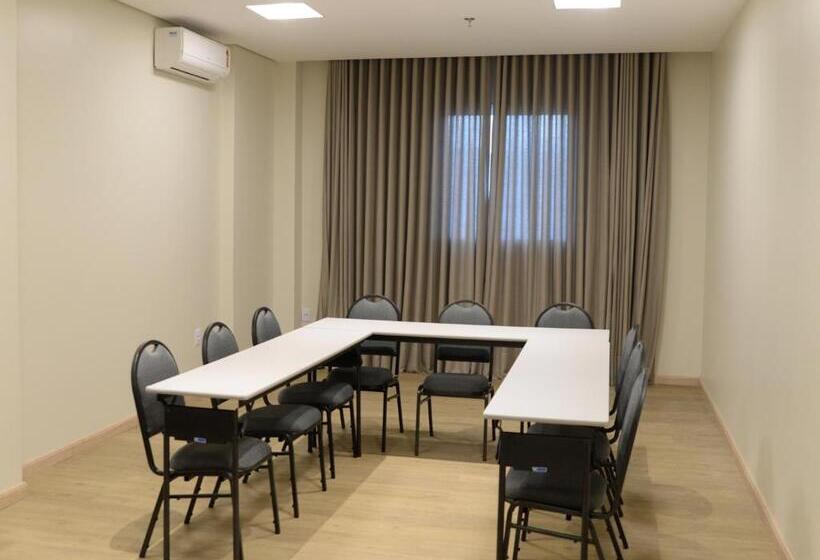 فندق Dubai Suites