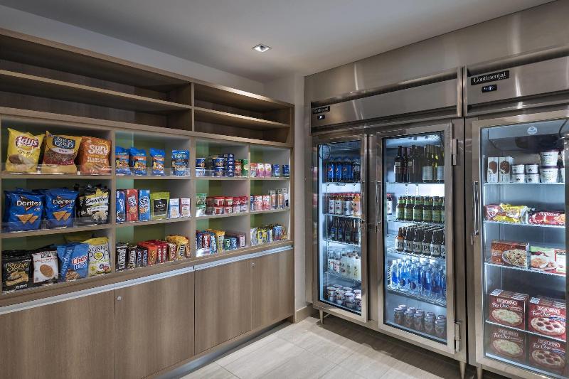 فندق Element Palmdale