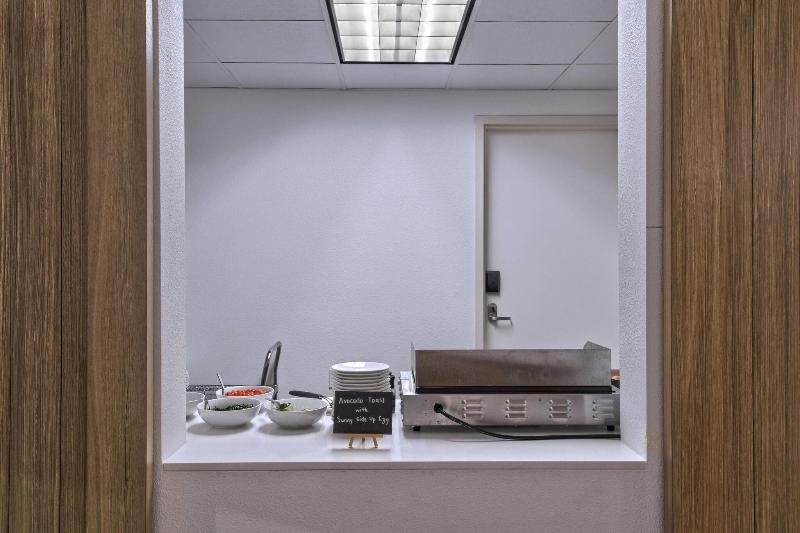 Отель Element Palmdale