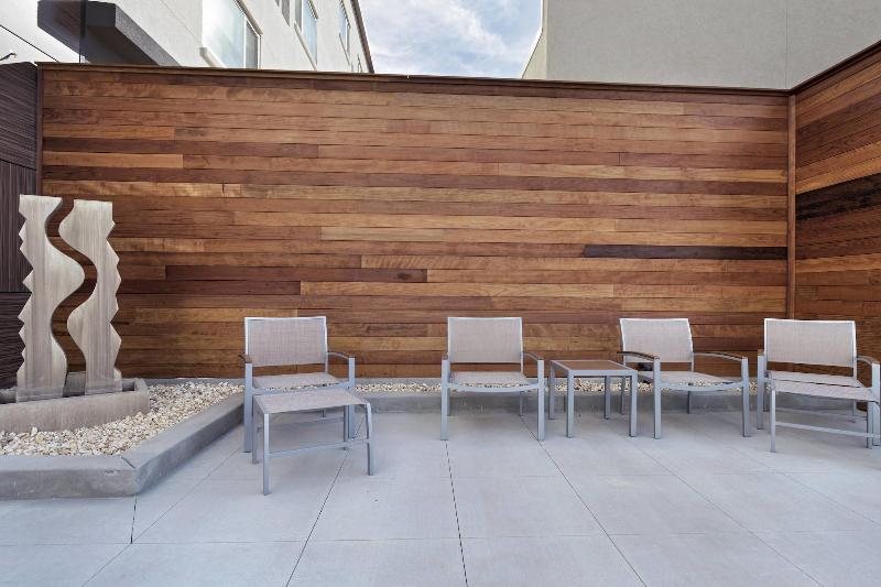 Отель Element Palmdale