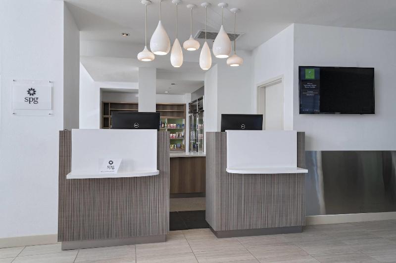 Отель Element Palmdale