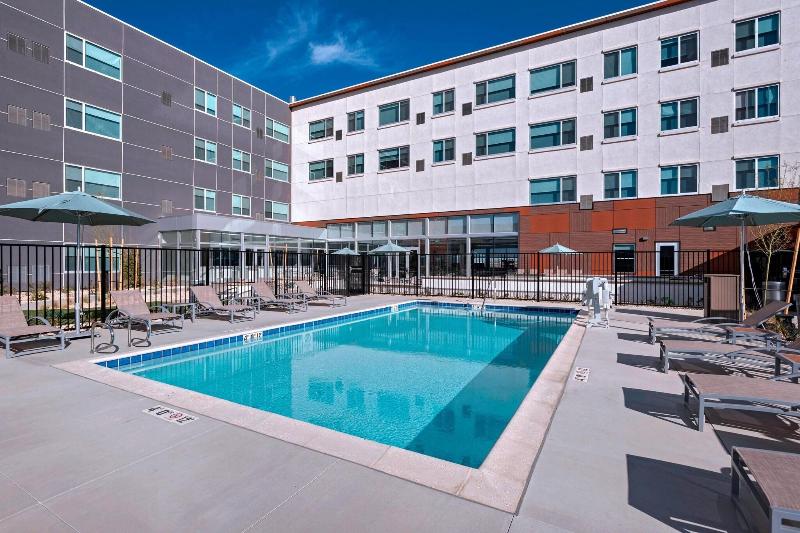 Отель Element Palmdale