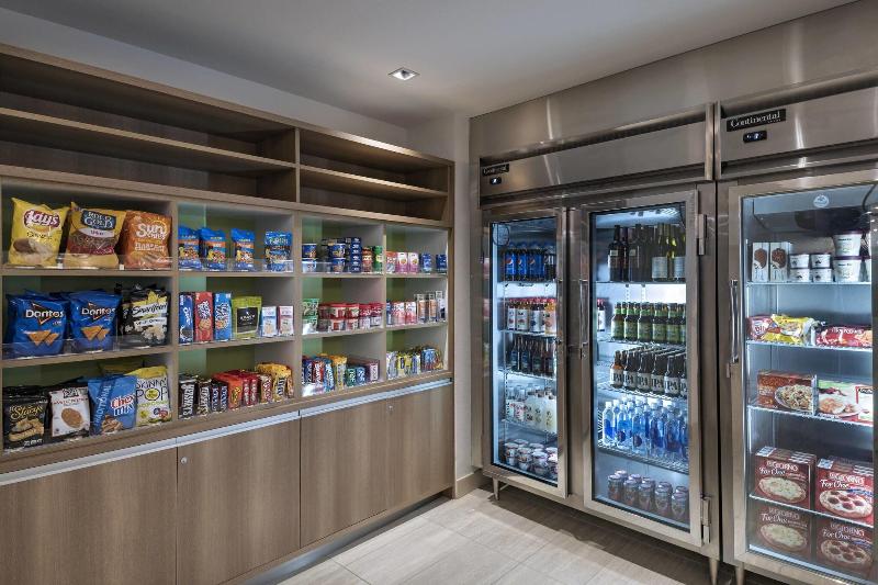 فندق Element Palmdale