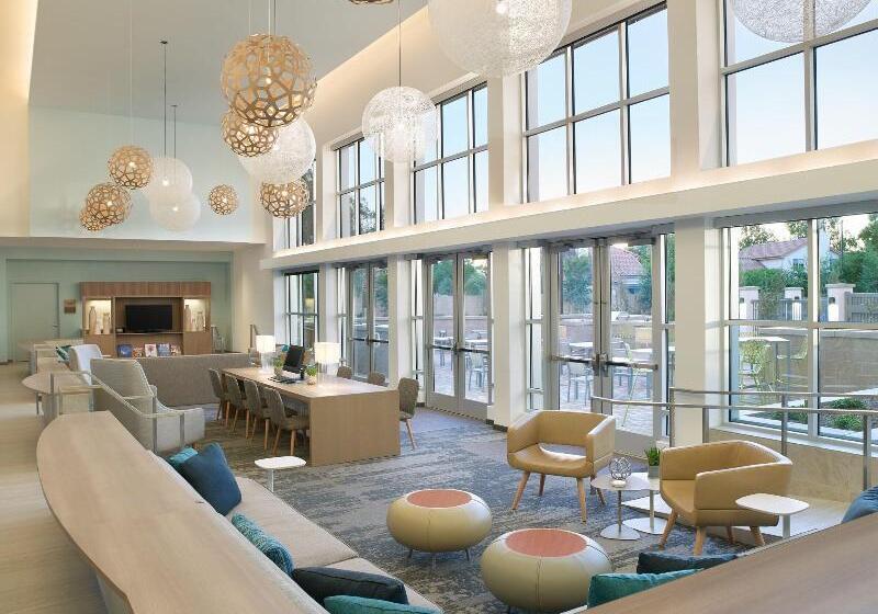 Отель Element Palmdale