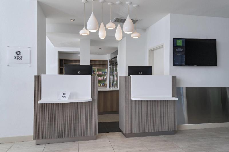 Отель Element Palmdale