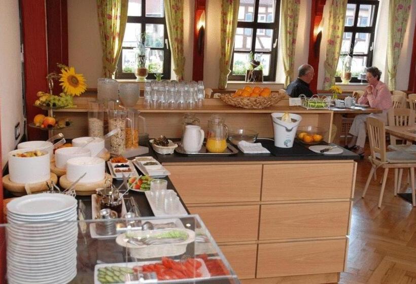 Отель Gasthof Zum Weißen Lamm