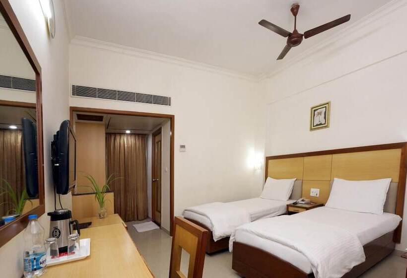 هتل Geetha Regency