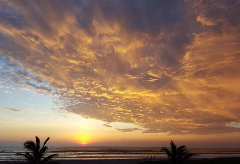 בית מלון כפרי Hosteria Canoa