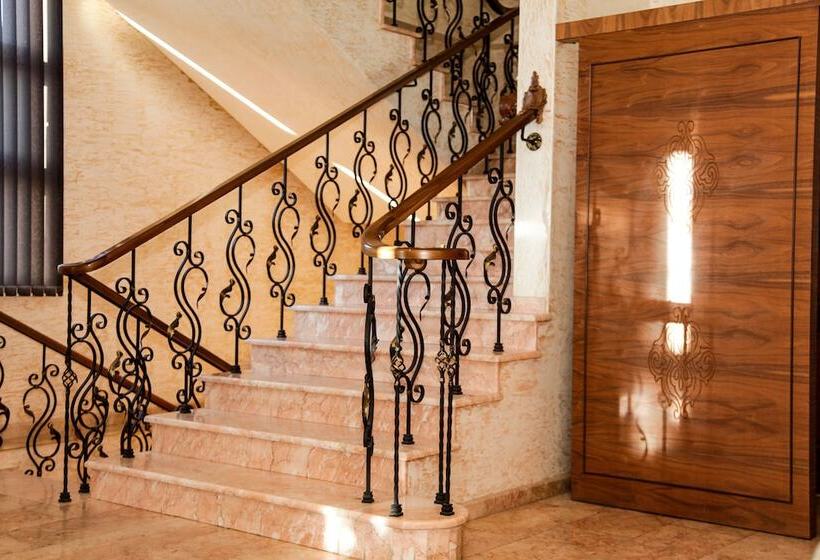 هتل Iberia Palace