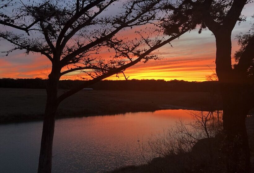 בית מלון כפרי Joshua Creek Ranch