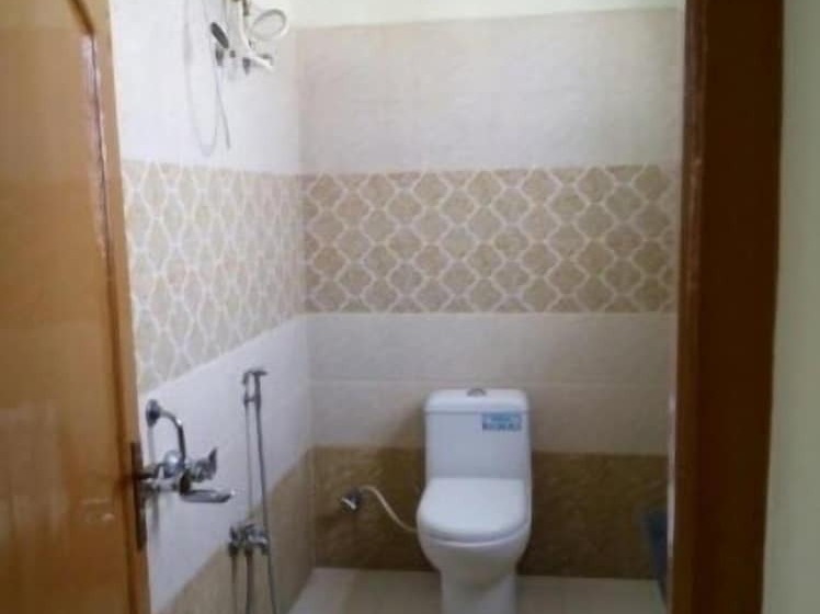 هتل Krishna Grand Inn