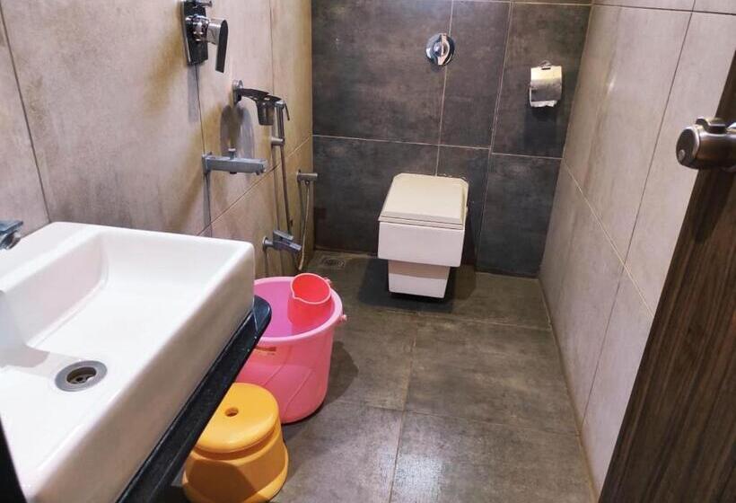 בית מלון כפרי Manasi Inn