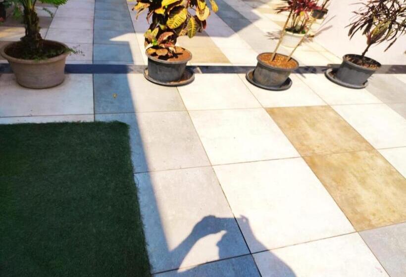 בית מלון כפרי Manasi Inn