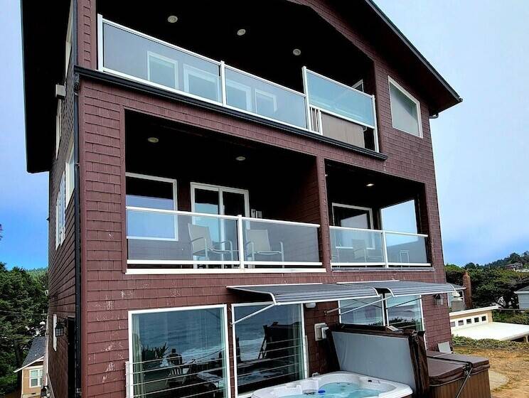 هتل Nelscott Manor