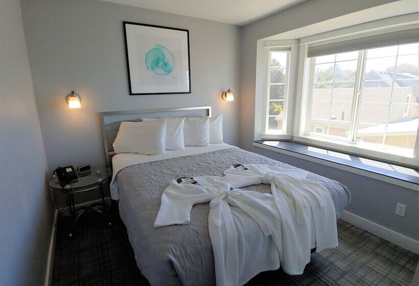 هتل Nelscott Manor