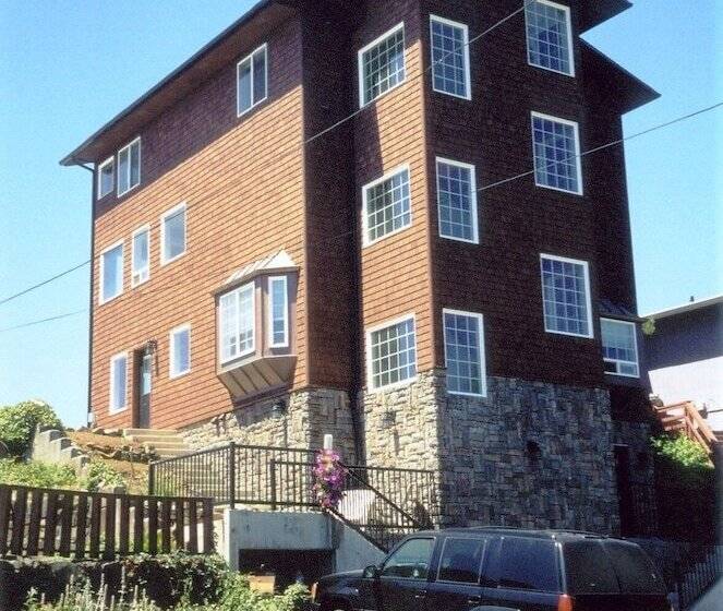 هتل Nelscott Manor