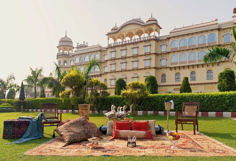호텔 Noormahal Palace