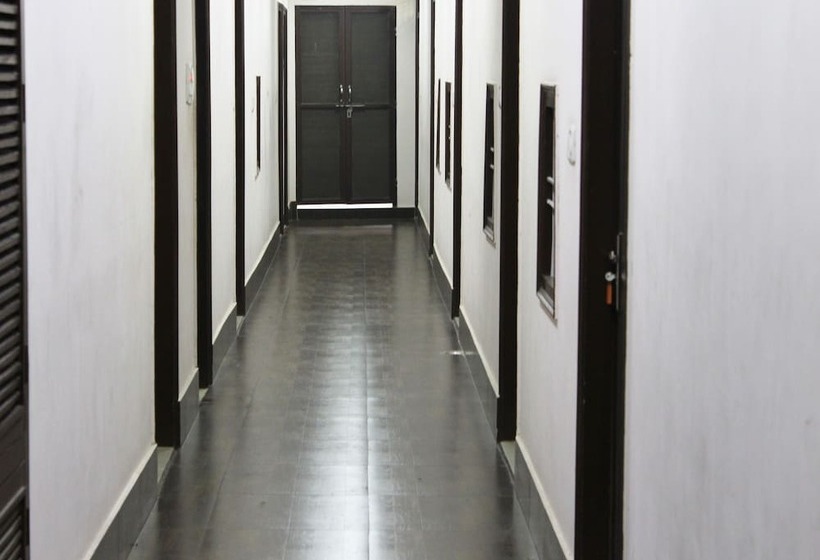 فندق Oyo Rooms Near Mansarovar Garden