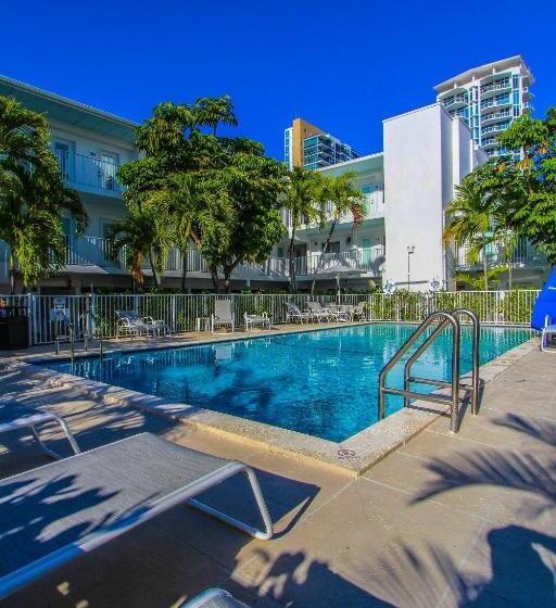 בית מלון כפרי Park Royal Miami Beach