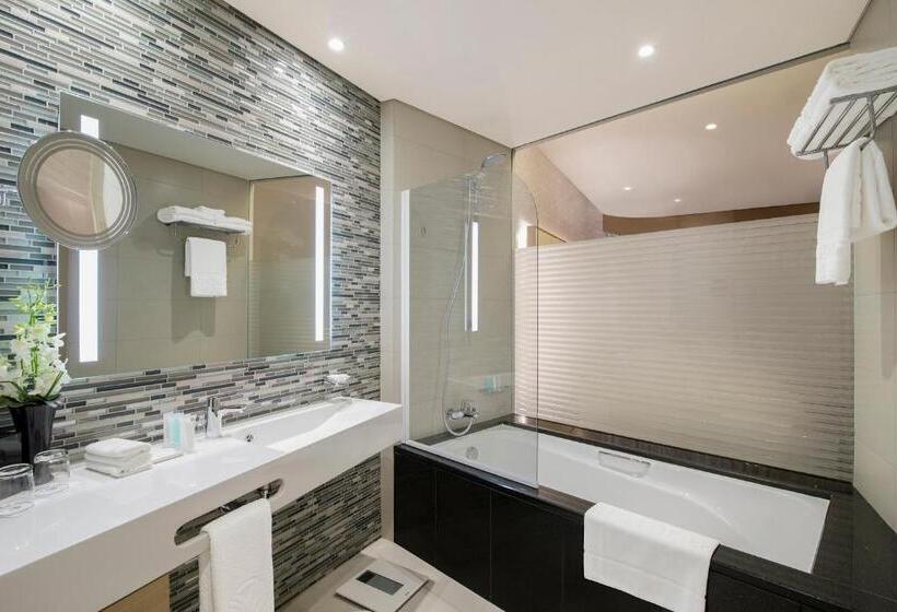 Отель Pearl Rotana Capital Centre