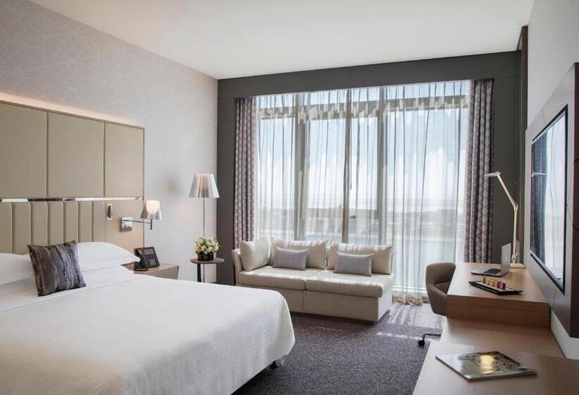 Отель Pearl Rotana Capital Centre