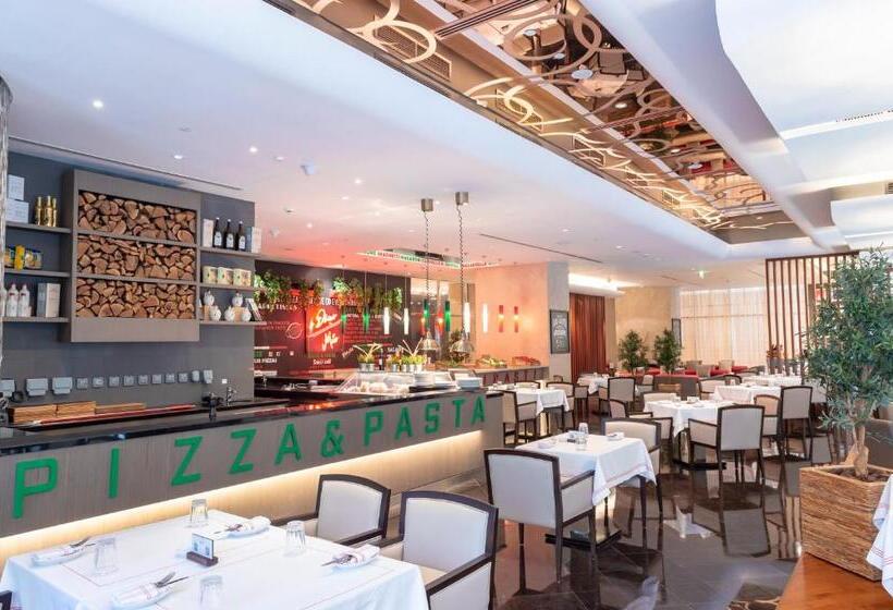 Отель Pearl Rotana Capital Centre