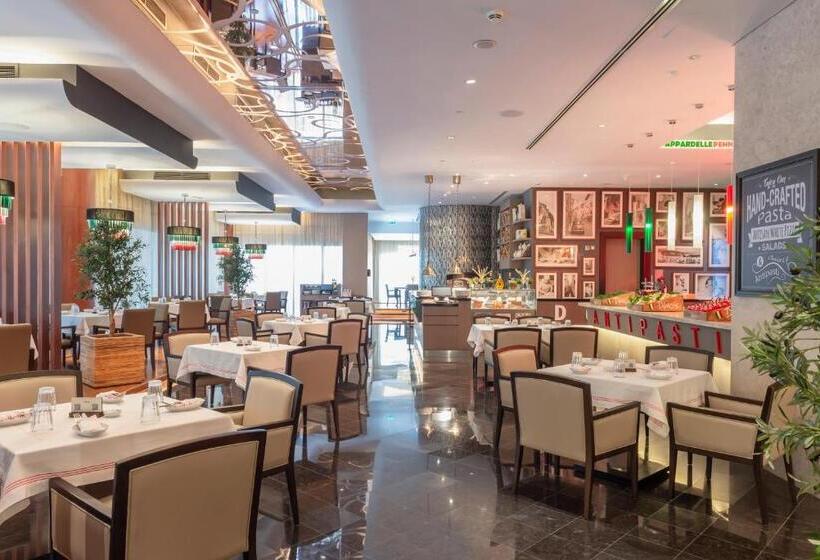 Отель Pearl Rotana Capital Centre