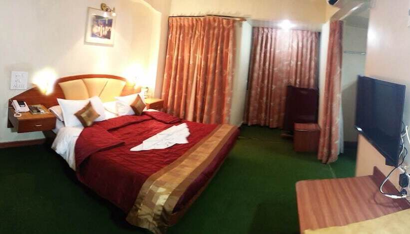 בית מלון כפרי Radhika Palace